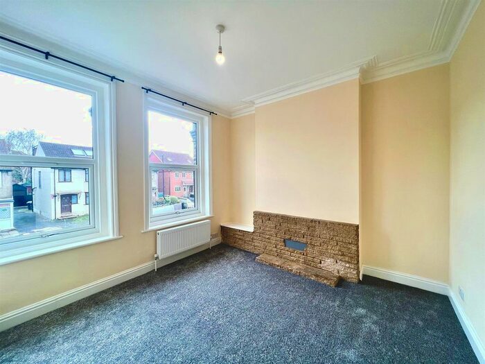 1 Bedroom Flat To Rent In Verdant Lane, London, SE6