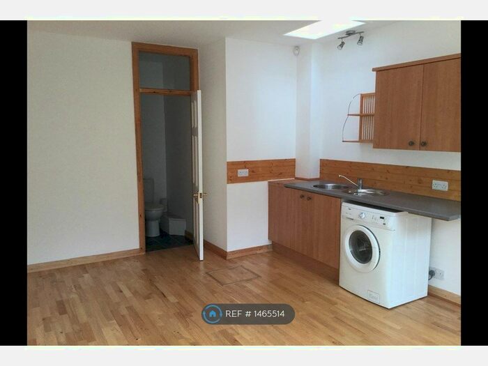 Studio To Rent In Freshfield Bank, Forest Row, RH18