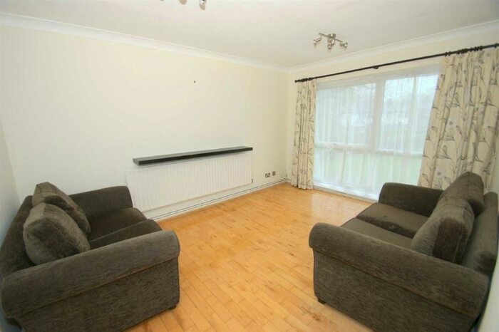 2 Bedroom Flat To Rent In Wood Close, Chapel Allerton, Leeds, LS7