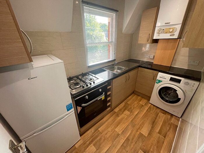 2 Bedroom Flat To Rent In Birdhurst Road, South Croydon, CR2
