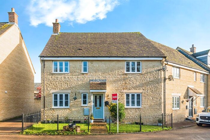 3 Bedroom End Of Terrace House For Sale In Stocks Lane, Carterton, OX18