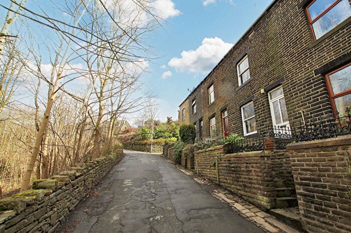 2 Bedroom Terraced House For Sale In Pudsey Road, Todmorden, OL14