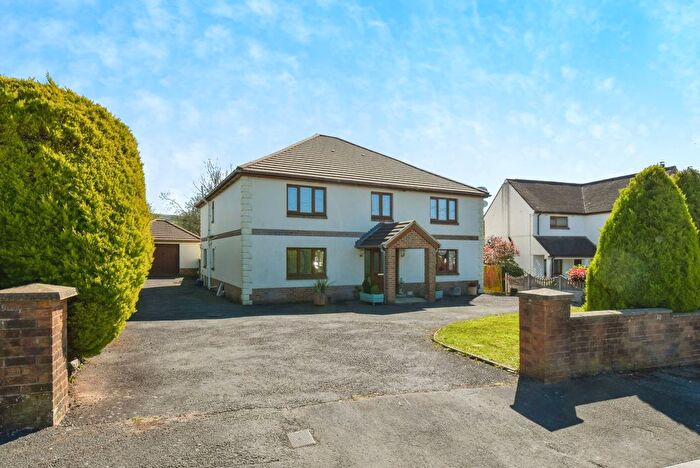 4 Bedroom Detached House For Sale In Wernddu Road, Ammanford, Carmarthenshire, SA18
