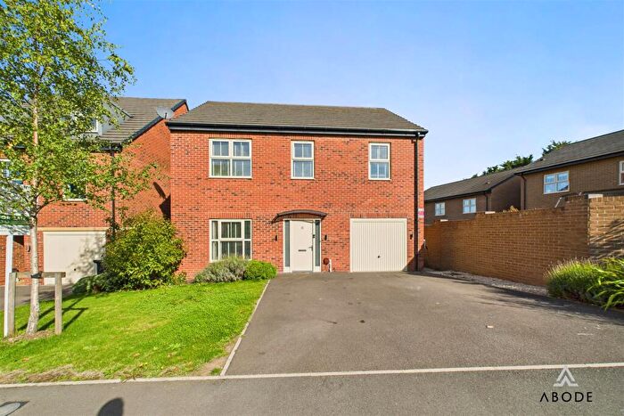 4 Bedroom House For Sale In Ryeback Close, Burton-On-Trent, DE15