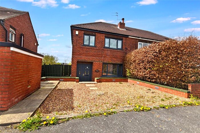 3 Bedroom Semi-Detached House For Sale In Westwinds, Scott Green, Gildersome, Morley, Leeds, LS27