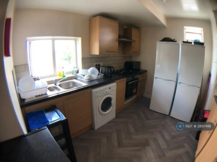 6 Bedroom Flat To Rent In Chinbrook Road, London, SE12