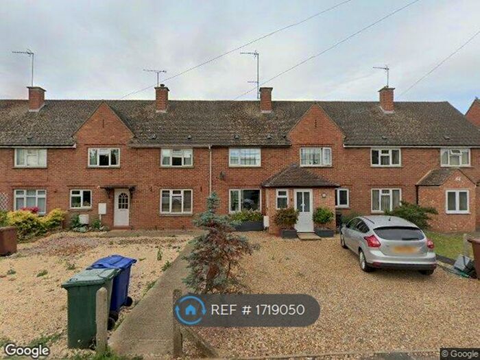 3 Bedroom Terraced House To Rent In Kemps Road, Banbury, OX17
