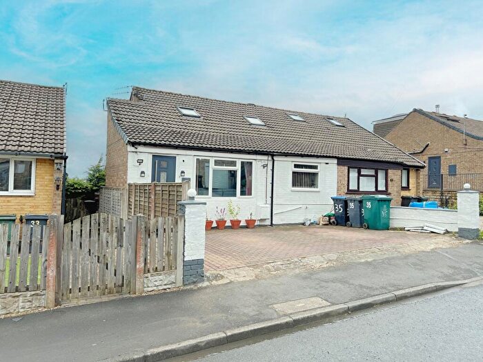 5 Bedroom Semi-Detached House For Sale In Grey Friar Walk, Bradford, BD7