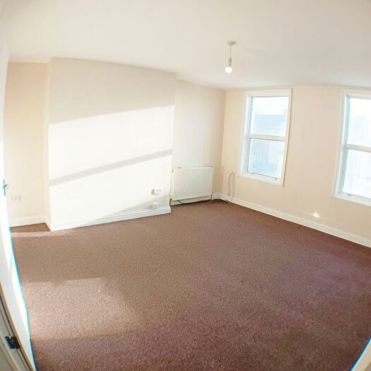 1 Bedroom Flat To Rent In Dock Road, Tilbury, RM18