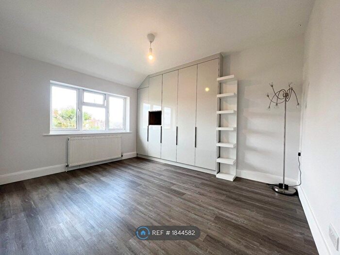 1 Bedroom Flat To Rent In St Albans Road, Watford, WD24