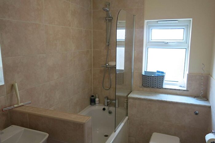 2 Bedroom Flat To Rent In Bishop`S Rest, Bristol, BS39