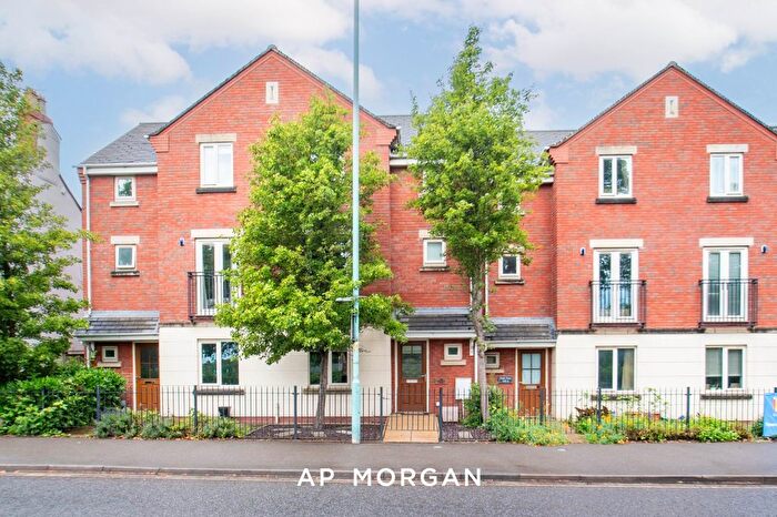 4 Bedroom Terraced House For Sale In Worcester Road, Bromsgrove, Worcestershire, B61