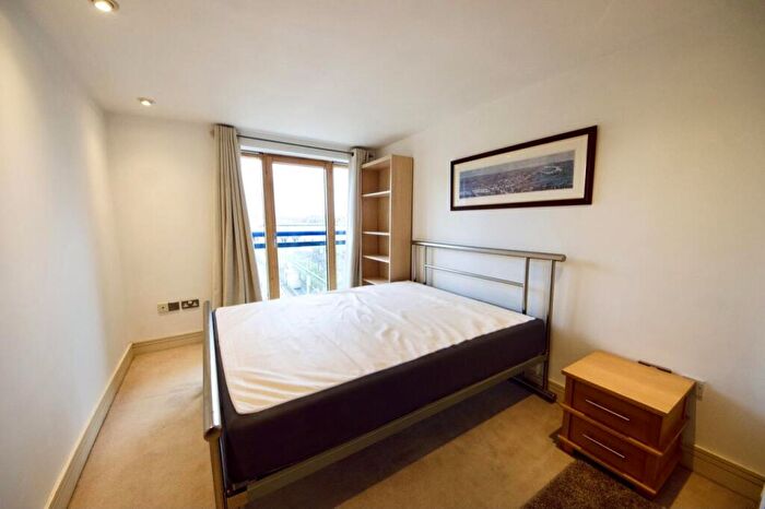 2 Bedroom Apartment To Rent In Nova Building, London, E14