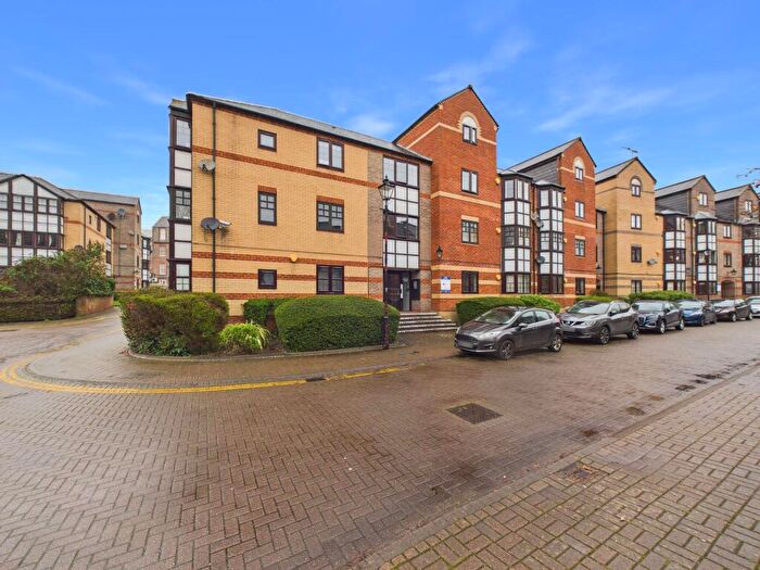2 Bedroom Flat For Sale In Maltings Place, Reading, RG1