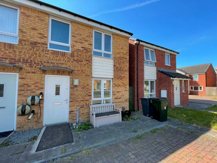 3 Bedroom Semi-Detached House To Rent In Warrington Grove, North Shields, Tyne And Wear, NE29