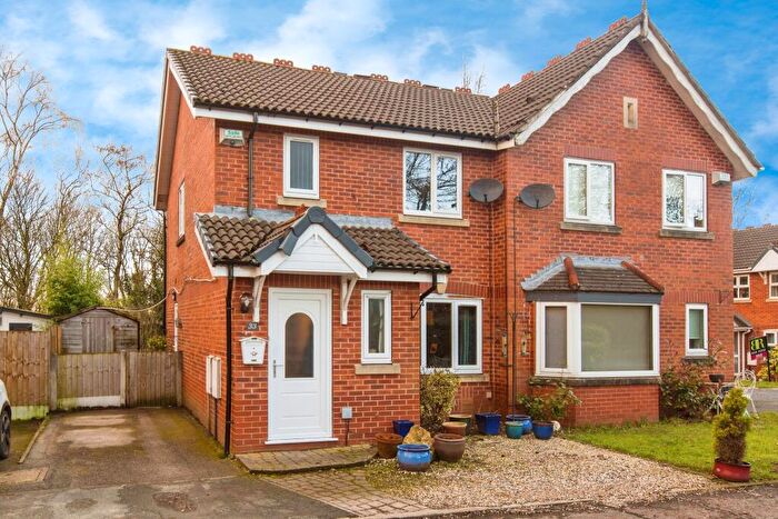 3 Bedroom Semi-Detached House For Sale In Yew Tree Close, Chorley, Lancashire, PR7