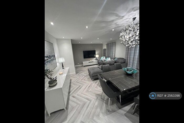 2 Bedroom Flat To Rent In Rubislaw Square, Aberdeen, AB15