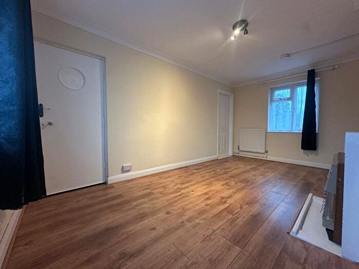 1 Bedroom Flat To Rent In Pearman Close, Rainham, ME8