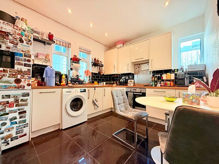 2 Bedroom Maisonette To Rent In Ravensbourne Road, Bromley, BR1