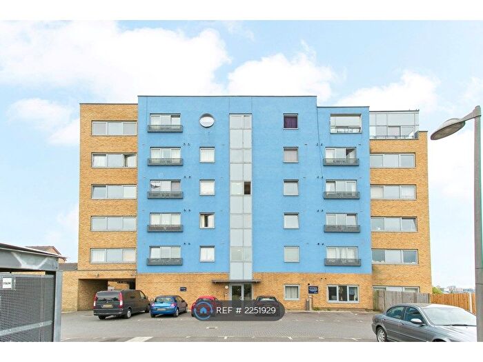 2 Bedroom Flat To Rent In Bridge House, London, SE28