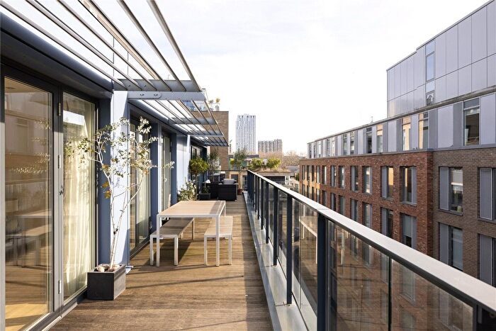 2 Bedroom Flat For Sale In Pear Tree Street, London, EC1V