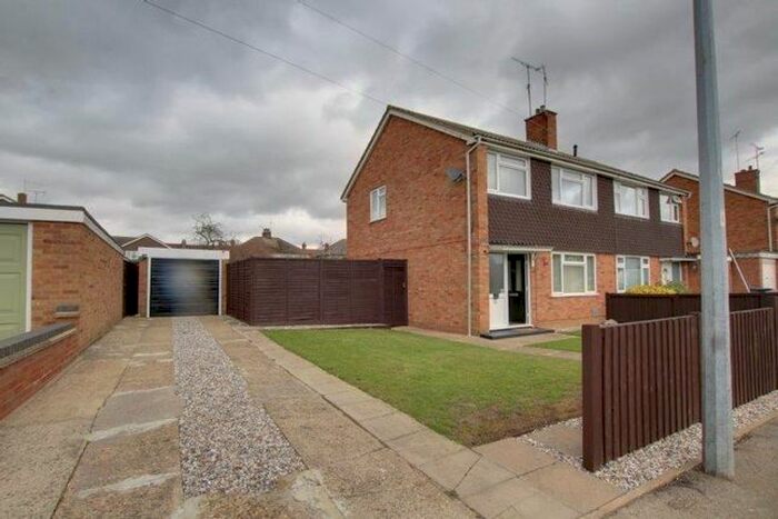 3 Bedroom Semi-Detached House To Rent In Eliot Way, Maldon, CM9