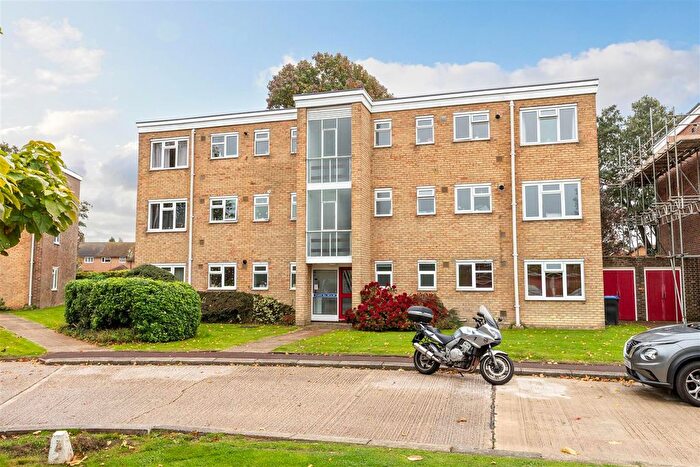 2 Bedroom Flat For Sale In Jupps Lane, Goring-By-Sea, Worthing, BN12