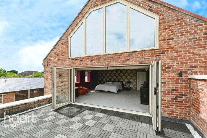 5 Bedroom Detached House For Sale In Lucky Lane, Walpole St Andrew, PE14