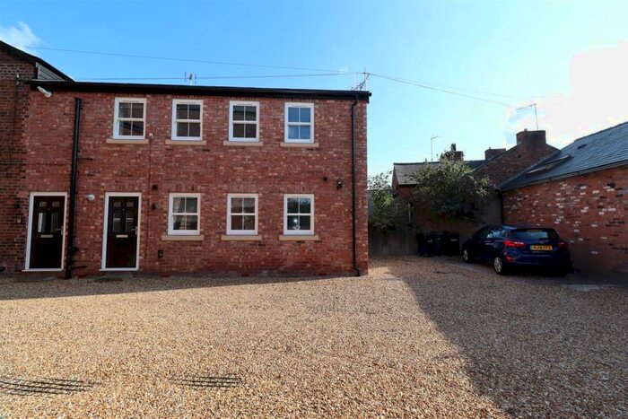 1 Bedroom Flat To Rent In Bridge Street, Macclesfield, SK11