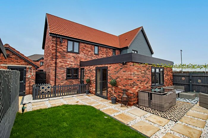 4 Bedroom Semi Detached House For Sale In Small Drove, Spalding, PE12