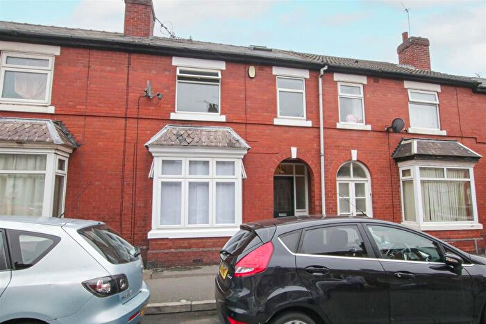 3 Bedroom Terraced House For Sale In Earlesmere Avenue, Hexthorpe, Doncaster, DN4