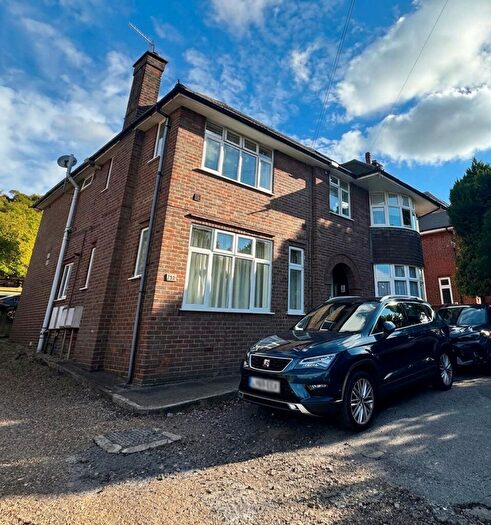 2 Bedroom Flat To Rent In Avery Court, Desborough Avenue, HP11