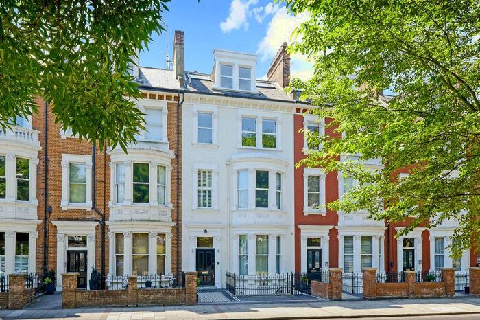 4 Bedroom Flat To Rent In Petersham Road, Richmond TW10