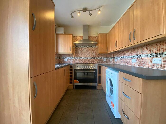 3 Bedroom Maisonette To Rent In Buckingham Road, Edgware, Greater London, HA8