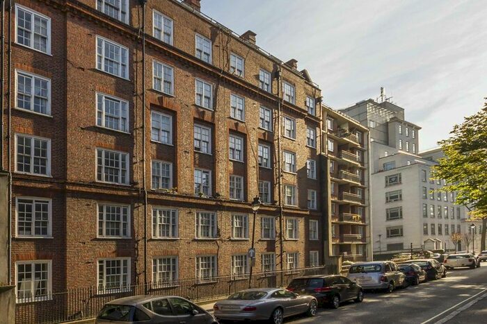 3 Bedroom Flat To Rent In Boswell Street, London, WC1N