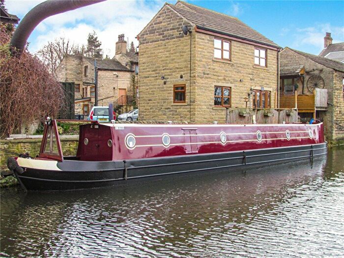 2 Bedroom Detached House For Sale In Briggate, Shipley, West Yorkshire, BD17