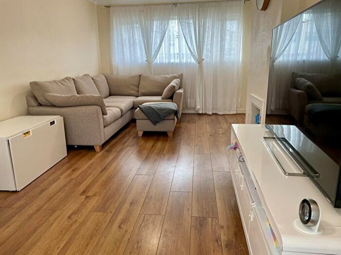 3 Bedroom Terraced House For Sale In Leaves Spring, Stevenage, SG2