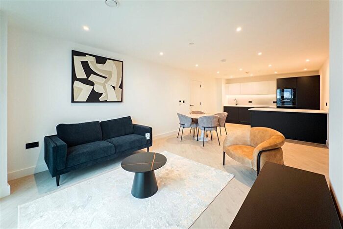 2 Bedroom Apartment To Rent In Vista River Tower, M3