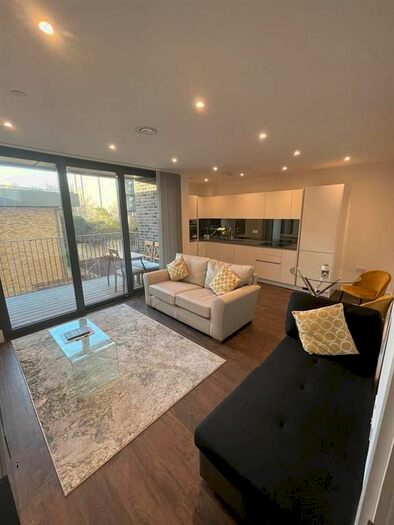 1 Bedroom Flat To Rent In Kempton House, High Street, Staines TW18