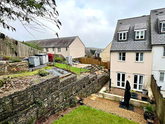 3 Bedroom End Of Terrace House For Sale In Lovering Road, St. Austell, PL25