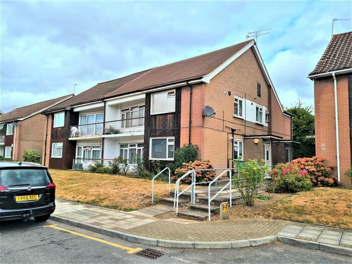 3 Bedroom Maisonette To Rent In Dene Gardens, Stanmore, HA7