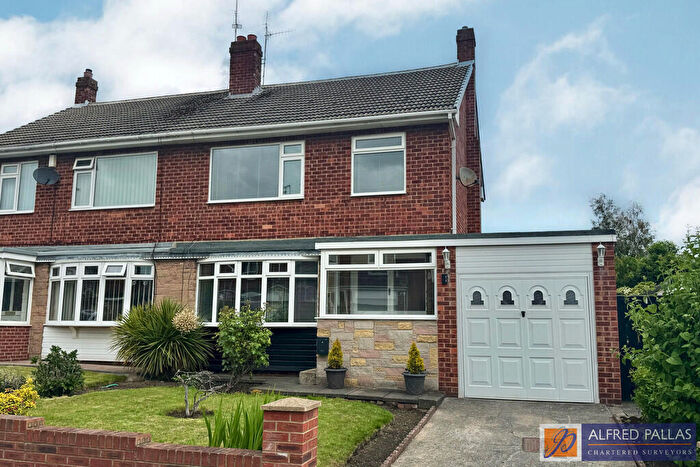 3 Bedroom Semi-Detached House For Sale In Horsham Gardens, Humbledon, SR3