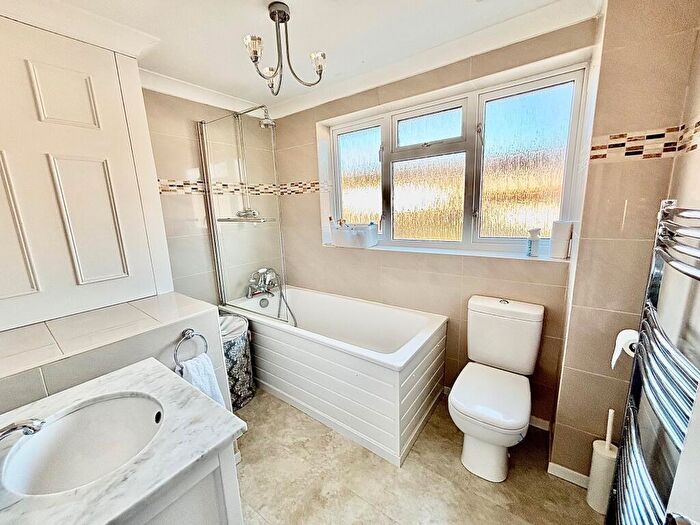 3 Bedroom House To Rent In High Meadows, Chigwell, IG7