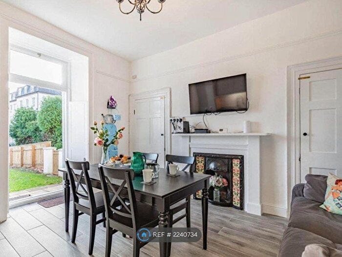 4 Bedroom Semi-Detached House To Rent In Edinburgh Villas, Torquay, TQ1