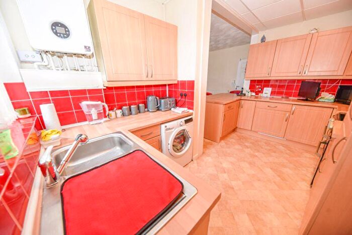 3 Bedroom End Of Terrace House For Sale In Park Grove, Cosham, PO6