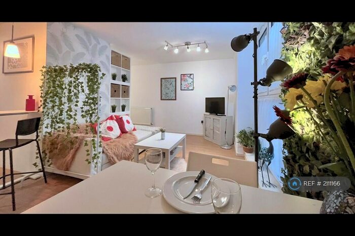 1 Bedroom Flat To Rent In Docklands Excel, London, E16