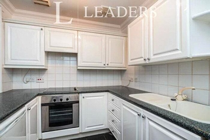 2 Bedroom Flat For Sale In Colebrook Road, Tunbridge Wells, Kent, TN4