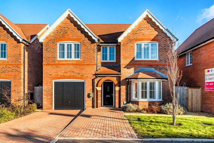 4 Bedroom Detached House For Sale In Jenney Crescent, Tring, HP23