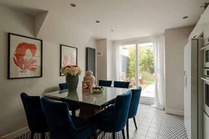 3 Bedroom Terraced House For Sale In Grove Green Road, Leytonstone, London, E11