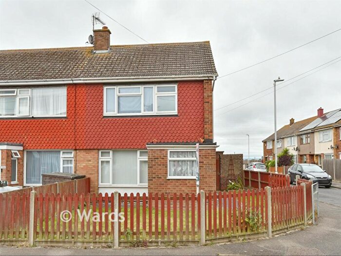 3 Bedroom End Of Terrace House For Sale In Edenbridge Drive, Sheerness, Kent, ME12